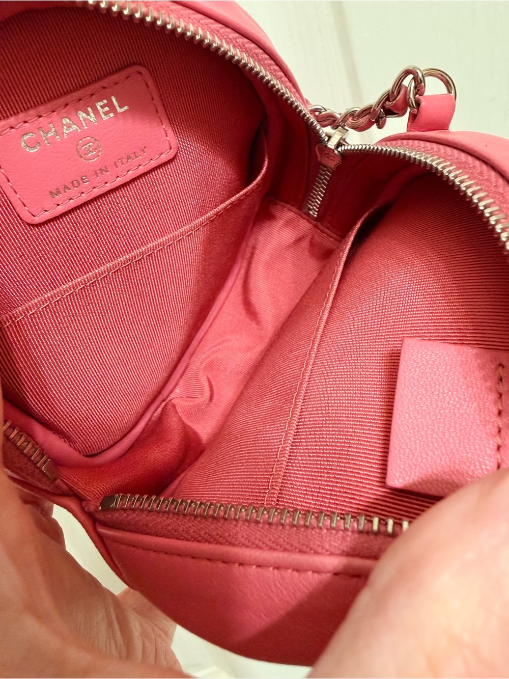 *Authentic* CHANEL - Leather Quilted Crossbody Bag w/ COA - Picture 14 of 16